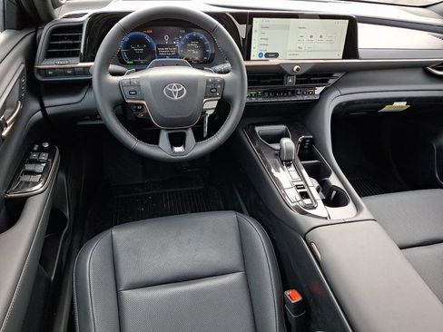 New 2026 Toyota Crown Platinum image 9