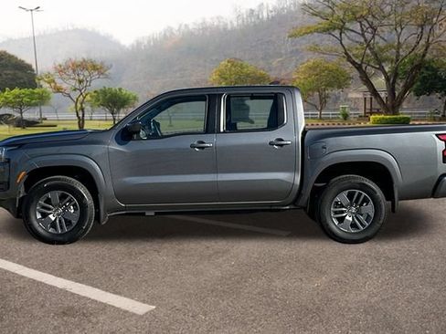 Certified 2025 Nissan Frontier SV AWD/4WD image 7