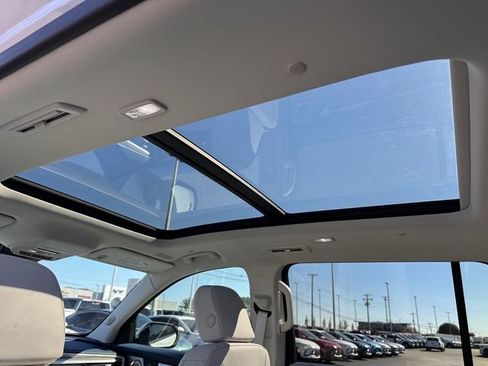 New 2026 Buick Enclave Avenir image 21