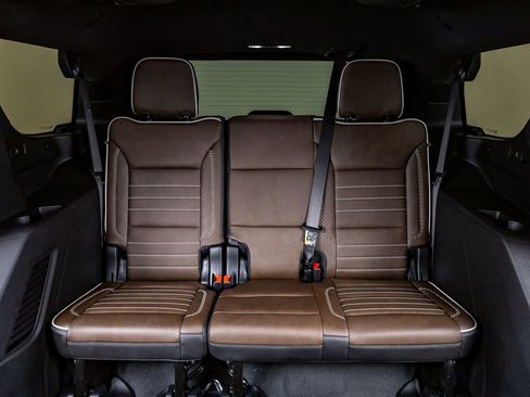 Used 2026 GMC Yukon Denali Ultimate w/ LPO, Floor Liner Package AWD/4WD image 37