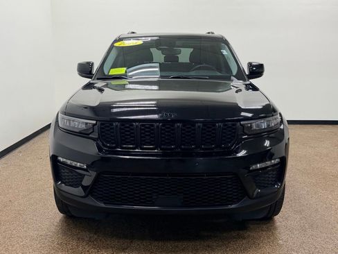 Used 2023 Jeep Grand Cherokee Limited w/ Black Appearance Package AWD/4WD image 9