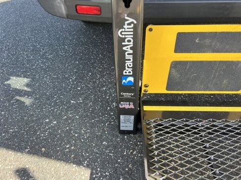 Used 2018 Ford Transit 350 XL image 16