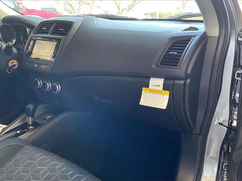 Used 2025 Mitsubishi Outlander Sport ES image 25