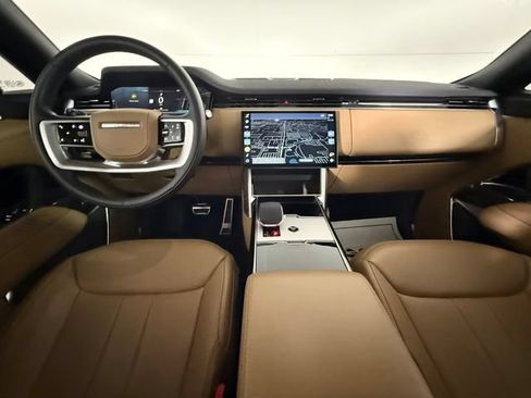 Used 2025 Land Rover Range Rover SE AWD/4WD image 33