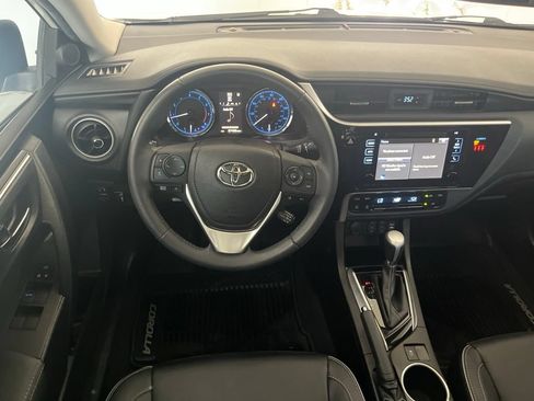Used 2018 Toyota Corolla XLE FWD image 31