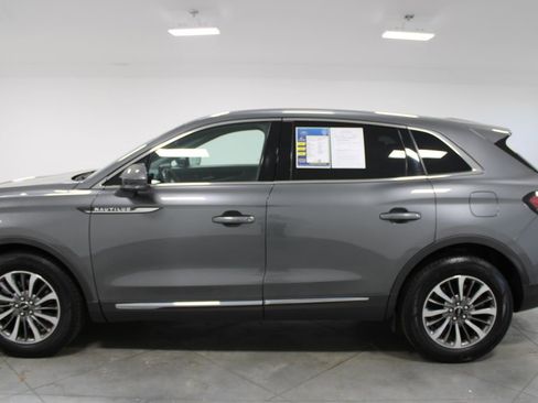 Used 2022 Lincoln Nautilus Reserve image 6