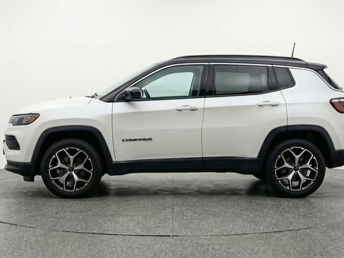 Used 2025 Jeep Compass Limited image 5