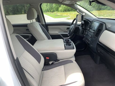 Used 2022 Nissan Titan SV w/ Accessory Utility Package image 18