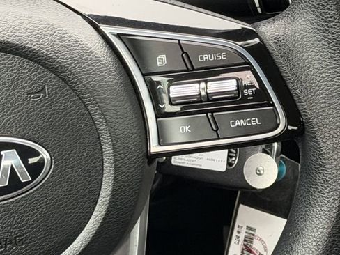 Used 2020 Kia Forte LXS FWD image 13