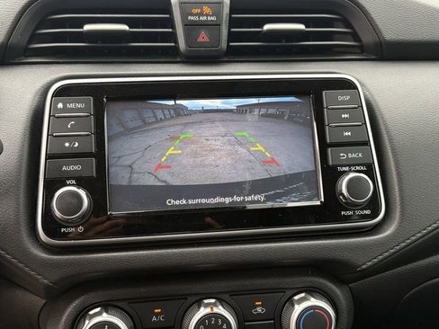 Used 2020 Nissan Versa S FWD image 17