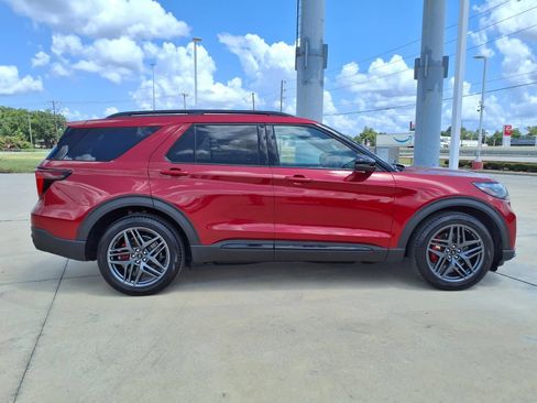 Used 2025 Ford Explorer ST AWD/4WD image 5