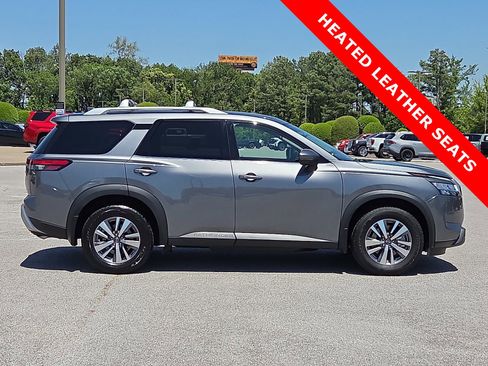 Used 2023 Nissan Pathfinder SL AWD/4WD image 6