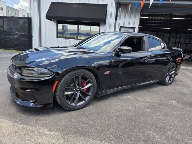 Used 2019 Dodge Charger Scat Pack RWD image 3