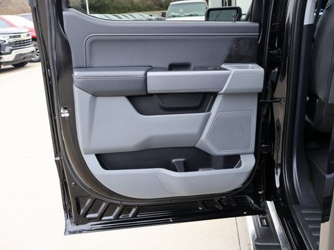 Used 2022 Ford F150 XLT w/ Equipment Group 302A High image 18