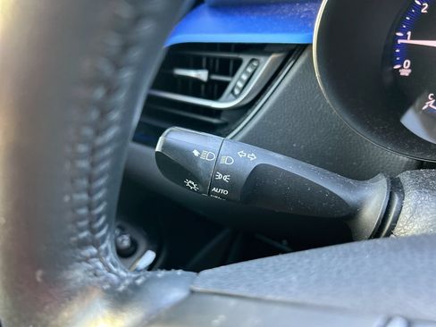 Used 2021 Toyota C-HR XLE FWD image 20