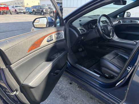 Used 2017 Lincoln MKZ Select image 14