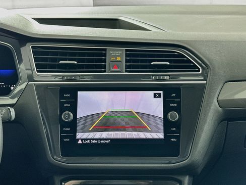 Used 2022 Volkswagen Tiguan SE FWD image 22