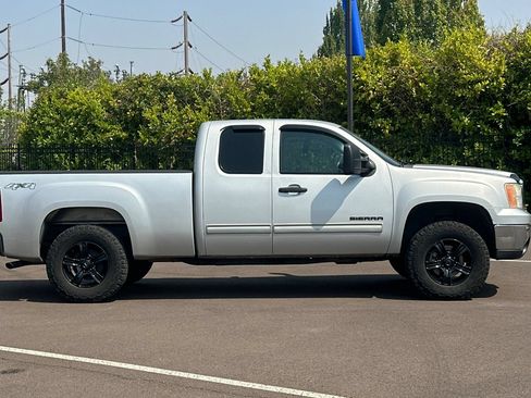 Used 2010 GMC Sierra 1500 SLE AWD/4WD image 3