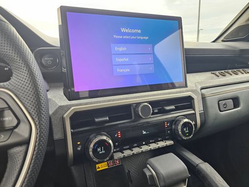 Used 2025 Toyota Tacoma Trailhunter HV image 25