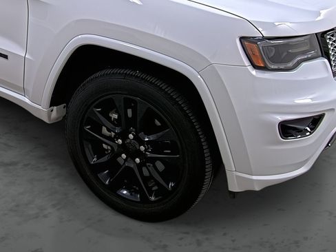 Used 2021 Jeep Grand Cherokee Laredo X AWD/4WD image 14