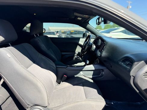 Used 2019 Dodge Challenger SXT w/ Blacktop Package RWD image 31