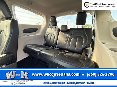 Certified 2023 Chrysler Pacifica Touring-L FWD image 23