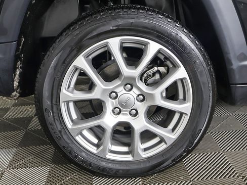 Used 2022 Jeep Compass Latitude image 20