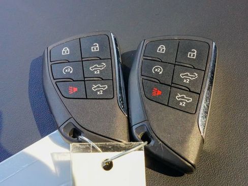 Used 2025 GMC Sierra EV Denali AWD/4WD image 27