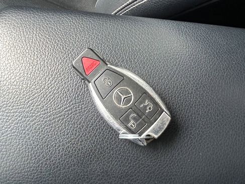 Used 2016 Mercedes-Benz SLK 350 image 31