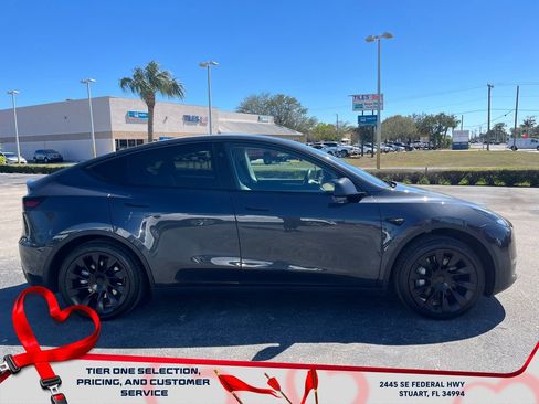 Used 2024 Tesla Model Y Long Range image 8