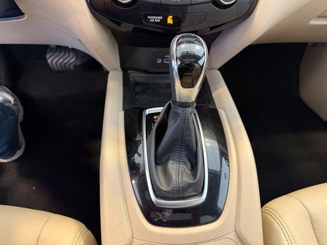 Used 2018 Nissan Rogue SV w/ Sun & Sound Touring Package AWD/4WD image 16