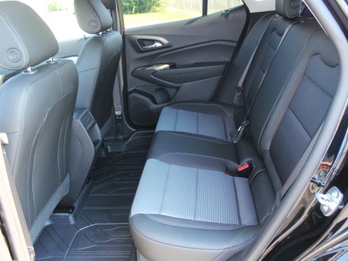 New 2025 Chevrolet Trax LT w/ Driver Confidence Package image 38