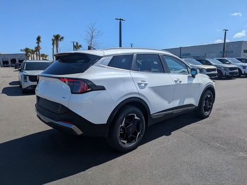 New 2026 Kia Sportage EX image 3