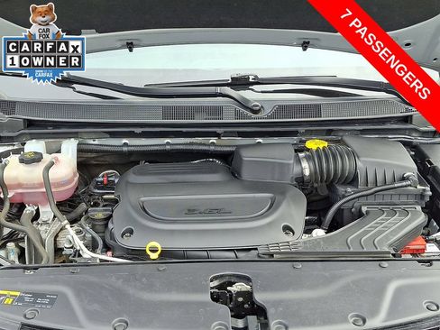 Used 2024 Chrysler Pacifica Touring-L FWD image 28