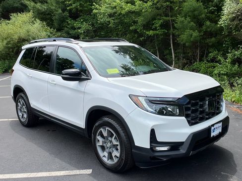 Used 2023 Honda Passport TrailSport image 7