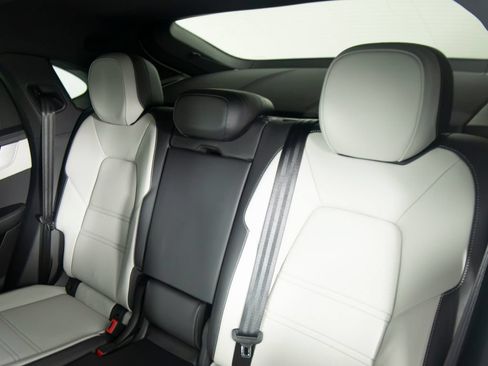 Certified 2026 Porsche Cayenne E-Hybrid Coupe AWD/4WD image 39