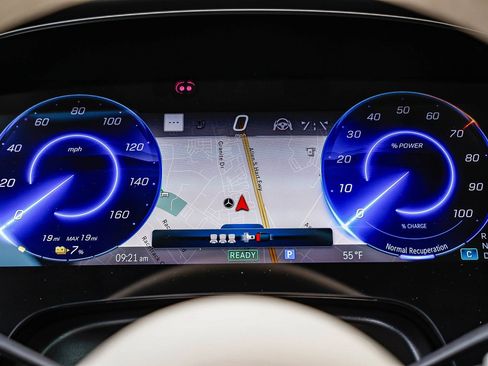 Certified 2023 Mercedes-Benz EQS 580 4MATIC SUV image 25