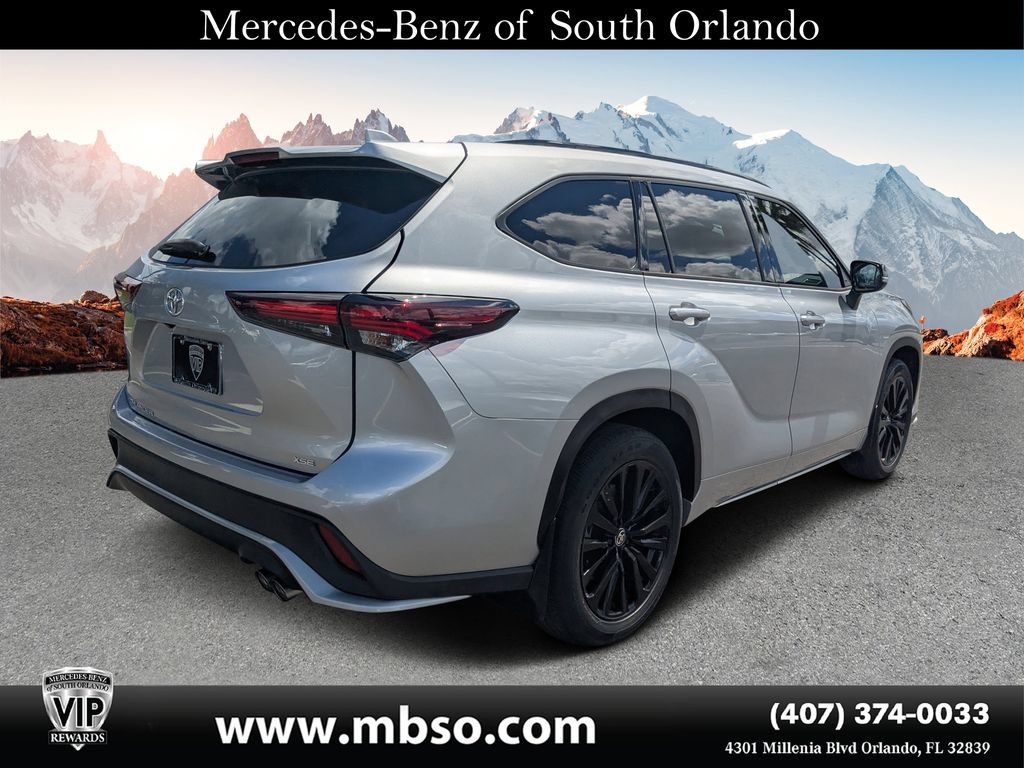Used 2024 Toyota Highlander XSE FWD image 17