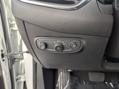 Used 2022 Chevrolet Equinox Premier image 28