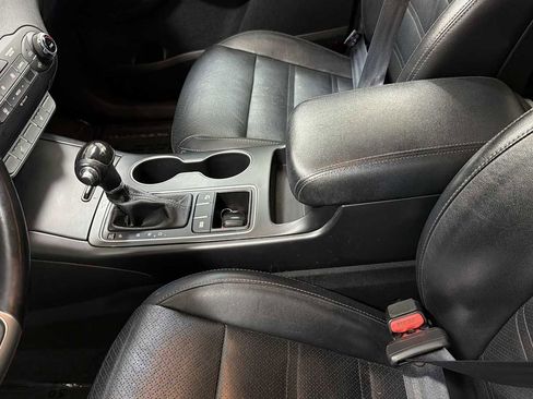 Used 2017 Kia Sorento LX w/ LX Convenience Package image 22