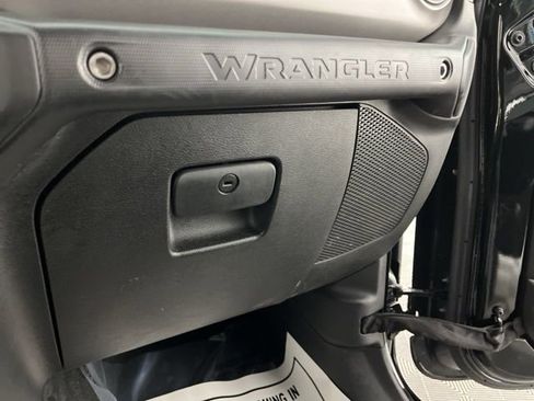 Used 2023 Jeep Wrangler Willys image 34