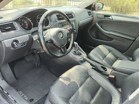 Used 2015 Volkswagen Jetta SE FWD image 18
