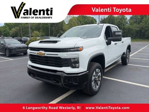 Used 2024 Chevrolet Silverado 2500 Custom w/ Custom Convenience Package AWD/4WD image 1