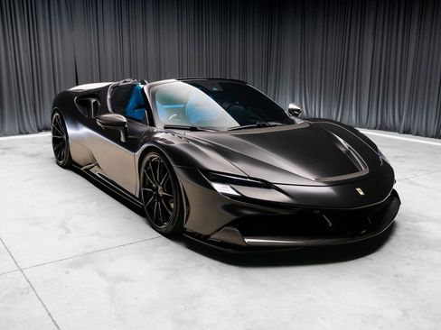 Used 2022 Ferrari SF90 Spider AWD/4WD image 3