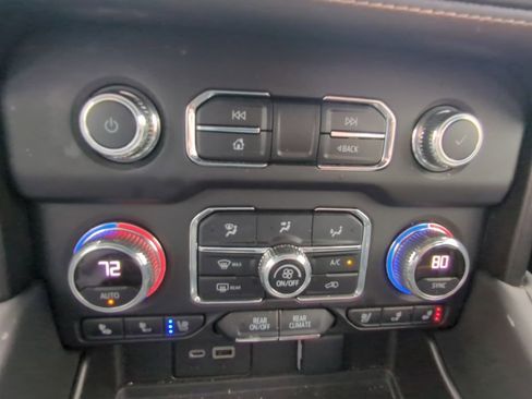 Used 2023 GMC Yukon XL AT4 w/ Technology Package AWD/4WD image 16