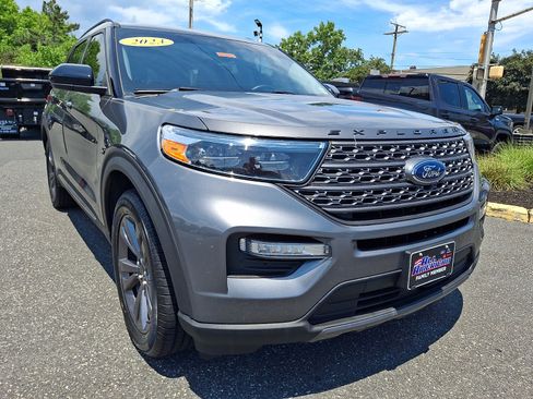Certified 2023 Ford Explorer XLT w/ Equipment Group 202A AWD/4WD image 2