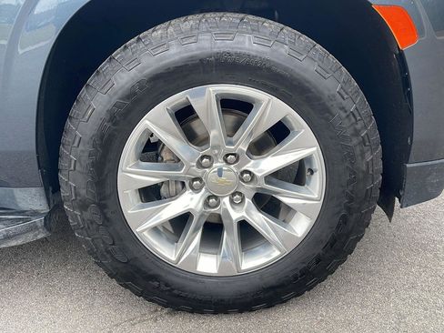 Used 2021 Chevrolet Tahoe Premier w/ Premium Package AWD/4WD image 9