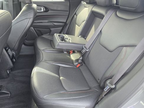 Used 2024 Jeep Compass Trailhawk image 31