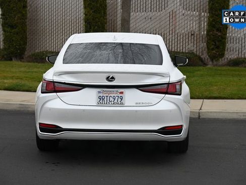 Used 2025 Lexus ES 300h w/ Premium Package image 5