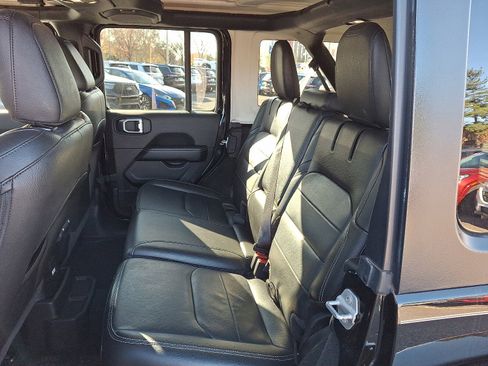 Used 2021 Jeep Wrangler Unlimited Sahara w/ Cold Weather Group image 10